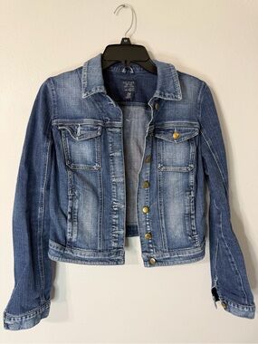 GUESS Blue Washed Denim Jacket with Brass Buttons size medium